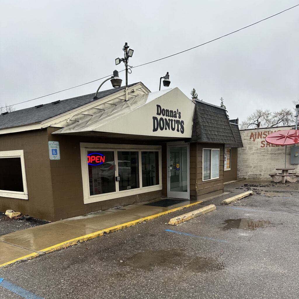 Donna's Donuts, Flint Michigan